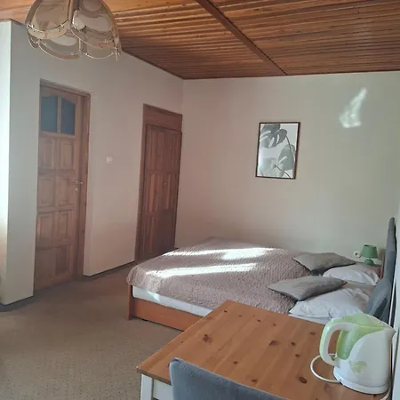 Δωμάτια σε οικογενειακή κατοικία Willa Kaja